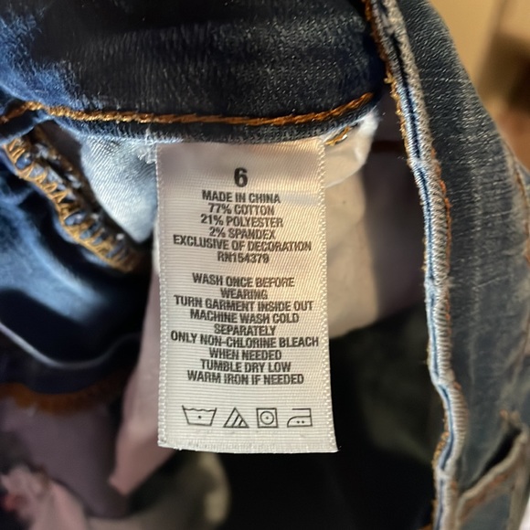 Dark Wash Jean Shorts - Picture 3 of 3